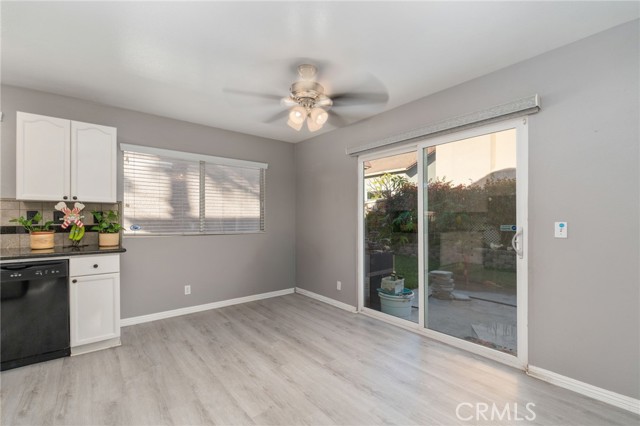 Detail Gallery Image 10 of 26 For 865 Honey Grove Way, Corona,  CA 92878 - 3 Beds | 2/1 Baths