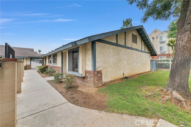 12830 Perris Boulevard, Moreno Valley CA: https://media.crmls.org/medias/e7f85520-c6f1-4287-970c-631ab48e1d19.jpg