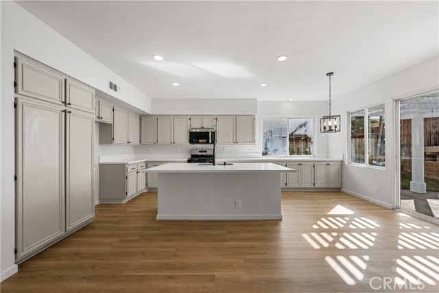 Detail Gallery Image 16 of 60 For 5640 Eisenhower Way, Palmdale,  CA 93552 - 4 Beds | 3 Baths