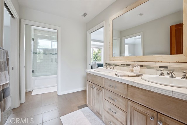 4520 El Caballero Drive, Tarzana CA: https://media.crmls.org/medias/e7f947a9-3332-4e26-8977-1cee79130251.jpg