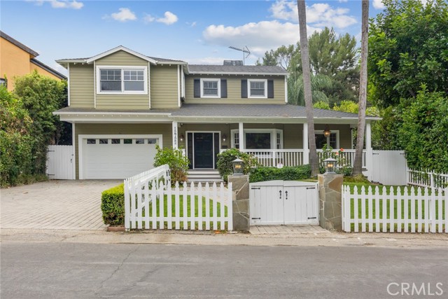 Detail Gallery Image 2 of 37 For 12722 Halkirk St, Studio City,  CA 91604 - 5 Beds | 5 Baths