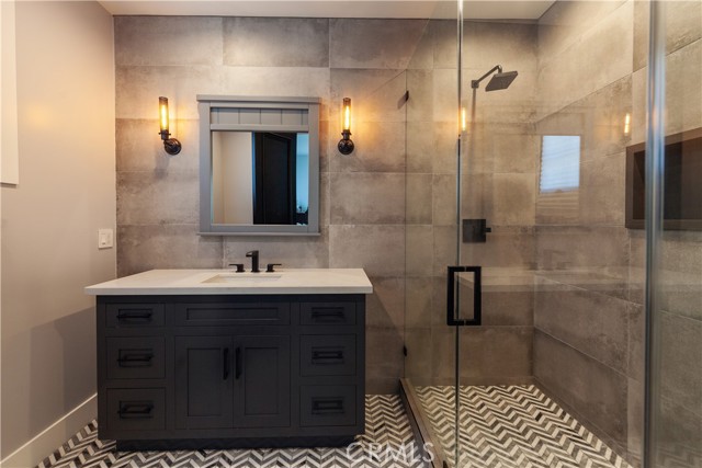 5225 Topeka Drive, Tarzana CA: https://media.crmls.org/medias/e7f993da-78ec-469c-915f-4dbbf76765e9.jpg