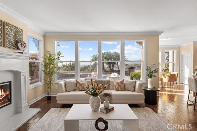 3 Vincennes, Newport Coast CA: https://media.crmls.org/medias/e7f9ac6a-d9de-4f7b-a3d3-e71f97a162a4.jpg