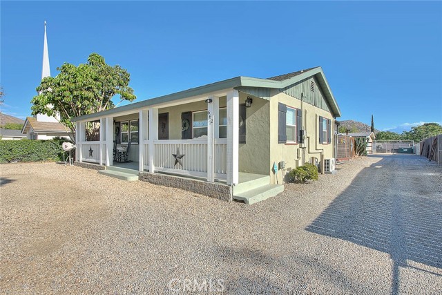 Detail Gallery Image 2 of 40 For 662 6th St, Norco,  CA 92860 - 3 Beds | 2 Baths