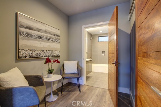 Detail Gallery Image 14 of 27 For 330 Salem #201,  Glendale,  CA 91203 - 3 Beds | 2/1 Baths