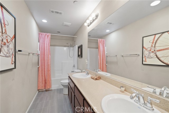 Detail Gallery Image 11 of 17 For 27943 Aidan Cir, Moreno Valley,  CA 92555 - 3 Beds | 2/1 Baths