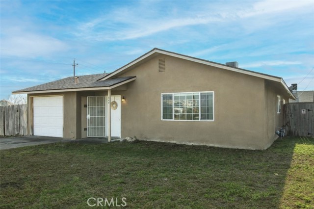 Detail Gallery Image 2 of 26 For 660 S 3rd, Chowchilla,  CA 93610 - 4 Beds | 2 Baths