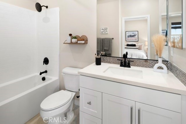 Detail Gallery Image 10 of 12 For 11330 Valley Bld #G,  El Monte,  CA 91731 - 3 Beds | 3/1 Baths