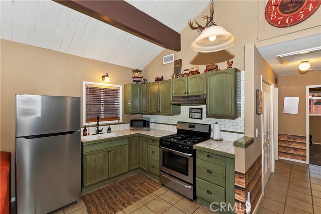 Detail Gallery Image 14 of 37 For 822 W Sherwood Bld, Big Bear City,  CA 92314 - 2 Beds | 1 Baths