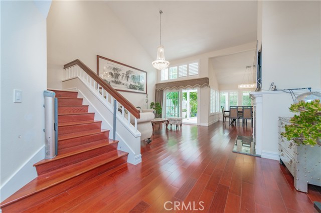 10 La Quinta, Irvine CA: https://media.crmls.org/medias/e7fb78d8-36b8-4138-a5d6-f095f3449e31.jpg