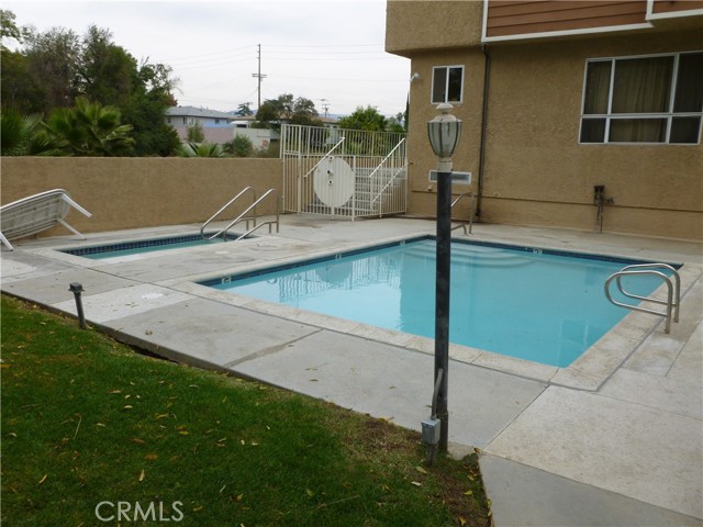 Detail Gallery Image 33 of 35 For 7319 Hazeltine Ave #19,  Van Nuys,  CA 91405 - 3 Beds | 2/1 Baths