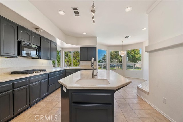 22711 Pebblestone Drive, Nuevo CA: https://media.crmls.org/medias/e7fc1c56-850b-4e04-bc58-65fea46f3887.jpg