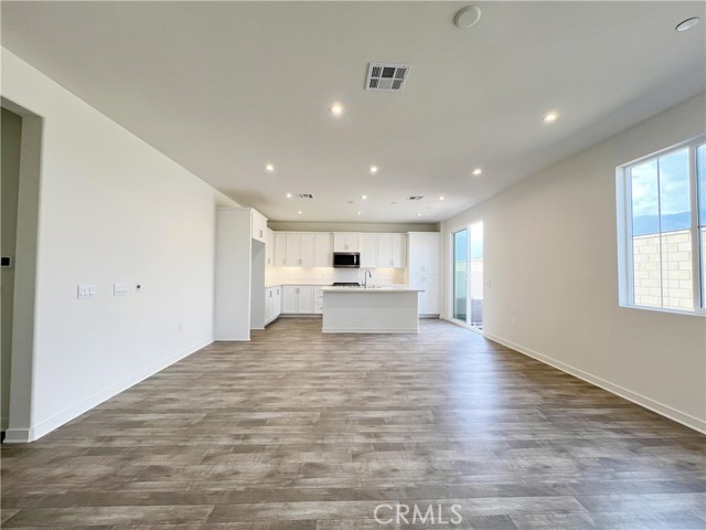 Detail Gallery Image 3 of 31 For 16068 Olivas Ln, Fontana,  CA 92336 - 4 Beds | 2/1 Baths