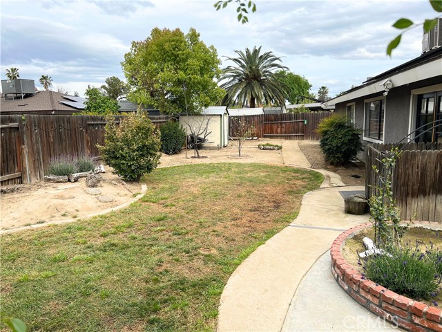 Detail Gallery Image 18 of 19 For 6808 Columbia Ln, Bakersfield,  CA 93309 - 3 Beds | 2 Baths