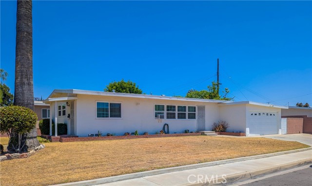 17924 Gard Avenue, Artesia CA: https://media.crmls.org/medias/e7fd857e-b2bd-47b9-9b7a-e544b907b1c8.jpg