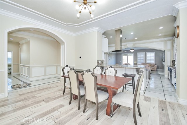 15446 Skyridge Drive, Riverside CA: https://media.crmls.org/medias/e7fdbe29-53cc-419e-aac2-4734a4728f90.jpg