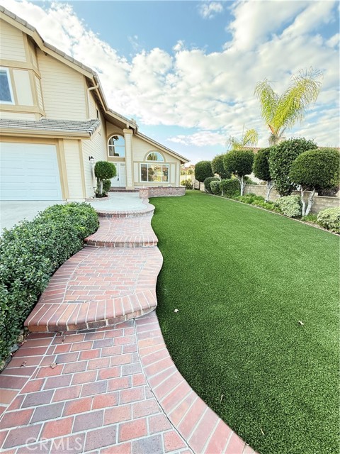 Detail Gallery Image 3 of 54 For 2450 via Pacifica, Corona,  CA 92882 - 4 Beds | 3 Baths