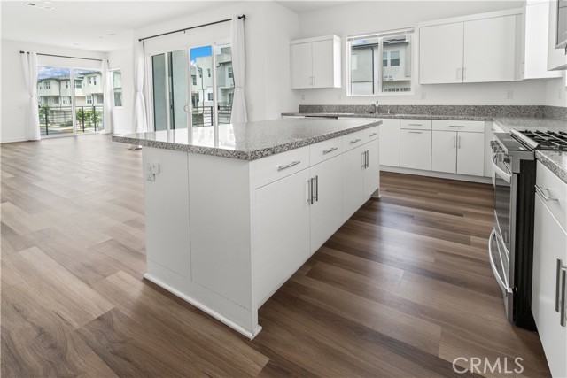 Detail Gallery Image 14 of 43 For 1302 W Bushell St, Anaheim,  CA 92805 - 4 Beds | 3/1 Baths