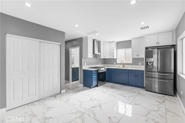 Detail Gallery Image 42 of 61 For 7700 Winnetka, Winnetka,  CA 91306 - 5 Beds | 3 Baths