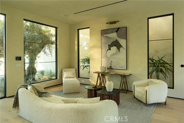 Detail Gallery Image 16 of 36 For 23340 Collins, Woodland Hills,  CA 91367 - 4 Beds | 4/1 Baths