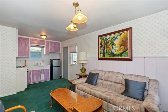 Detail Gallery Image 21 of 30 For 681 Chipmunk Ln, Big Bear Lake,  CA 92315 - 5 Beds | 3 Baths