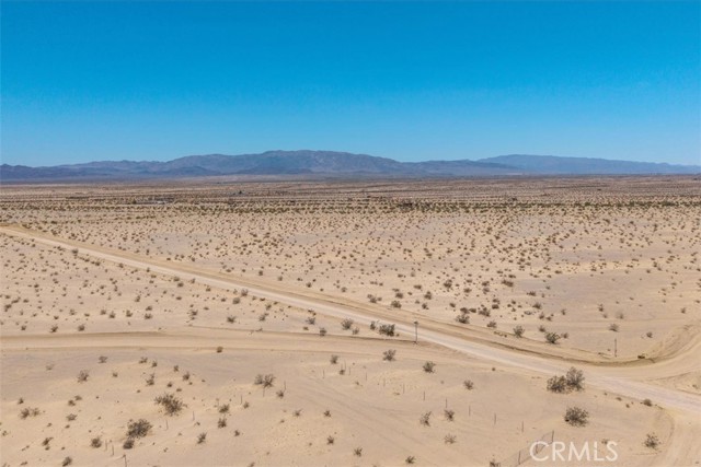 82935 Maya Rada Road, 29 Palms CA: https://media.crmls.org/medias/e800970d-836a-4e4d-a1a2-478f63e6c6a0.jpg