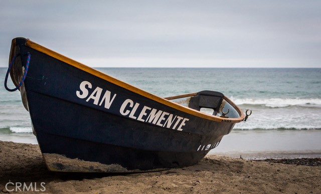 https://media.crmls.org/medias/e800cf6e-5437-4301-a474-b18f21ee2789.jpg?preset=X-Large