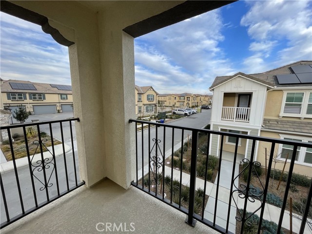 3908 E Coronado Privado Street, Ontario CA: https://media.crmls.org/medias/e800df13-71f5-4eb9-aea7-c1554bf9c528.jpg