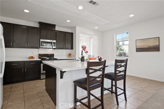 Detail Gallery Image 8 of 37 For 2890 S via Belamaria, Ontario,  CA 91762 - 4 Beds | 2/1 Baths