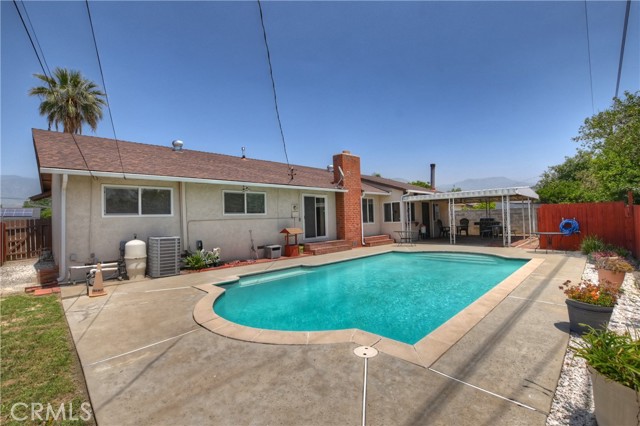 1255 E 25th Street, San Bernardino CA: https://media.crmls.org/medias/e80199c7-7d2d-46fc-bd41-07d28b1ee5ad.jpg