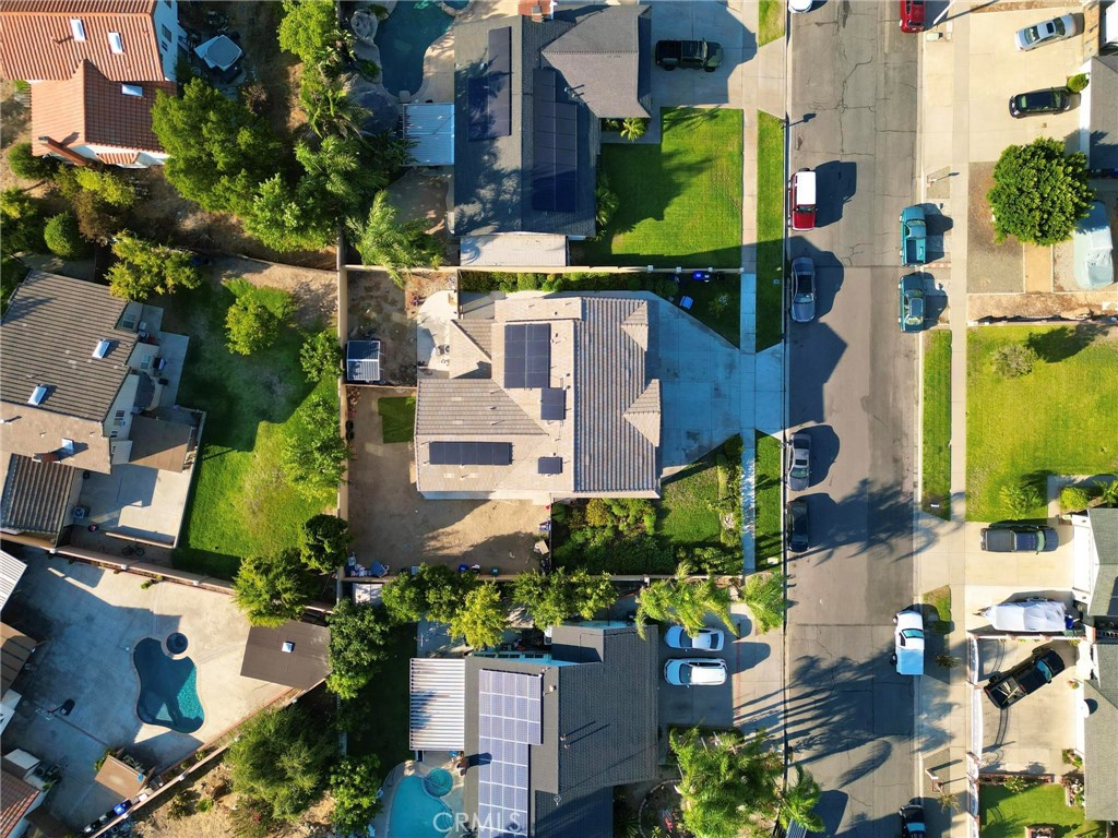 https://media.crmls.org/medias/e8026fd8-7153-4dcd-b8d2-520d4d8113c3.jpg?preset=X-Large