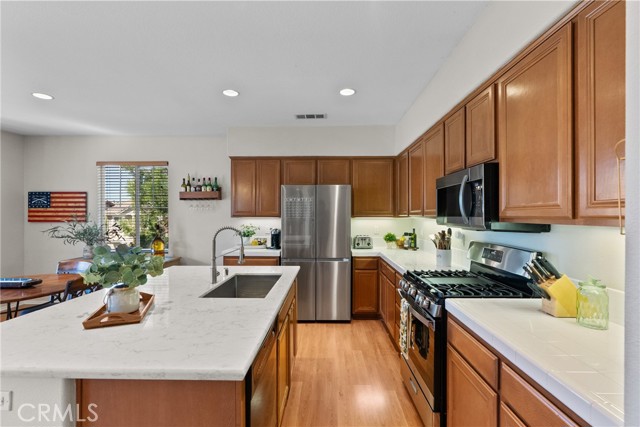 Detail Gallery Image 9 of 48 For 24019 Amphora, Valencia,  CA 91354 - 2 Beds | 2 Baths