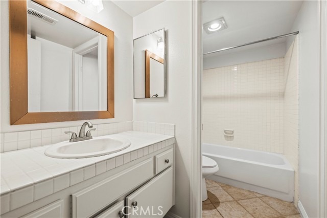Detail Gallery Image 21 of 24 For 27118 Highlands Ln, Valencia,  CA 91354 - 4 Beds | 3 Baths