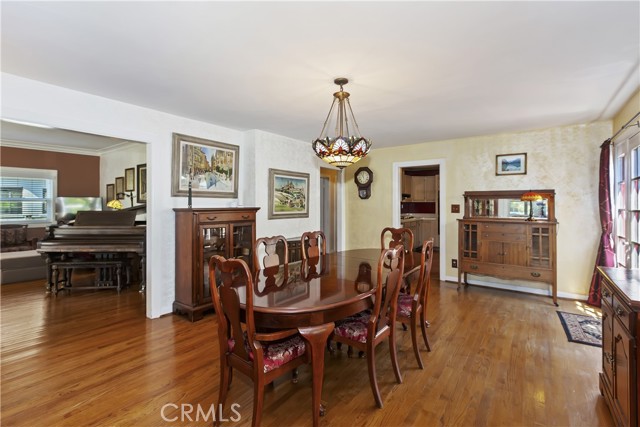 Detail Gallery Image 16 of 39 For 125 E H St, Ontario,  CA 91764 - 4 Beds | 2 Baths