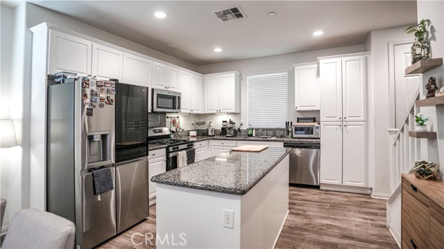 7600 Channel View Street, Chino CA: https://media.crmls.org/medias/e8035cbf-8d2f-4d5c-939c-d387df24eefb.jpg