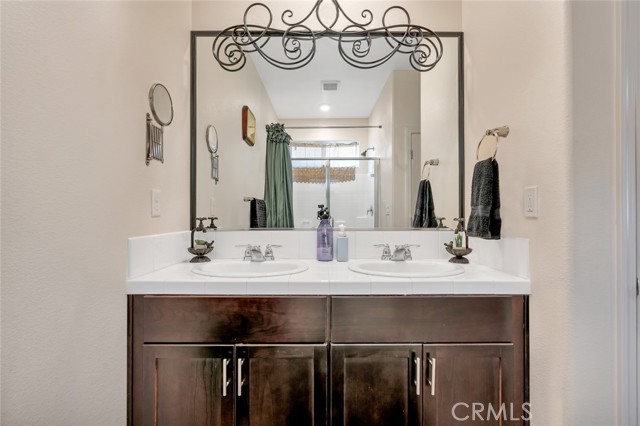 Detail Gallery Image 27 of 53 For 1421 Shoreside Dr, Madera,  CA 93637 - 3 Beds | 2 Baths
