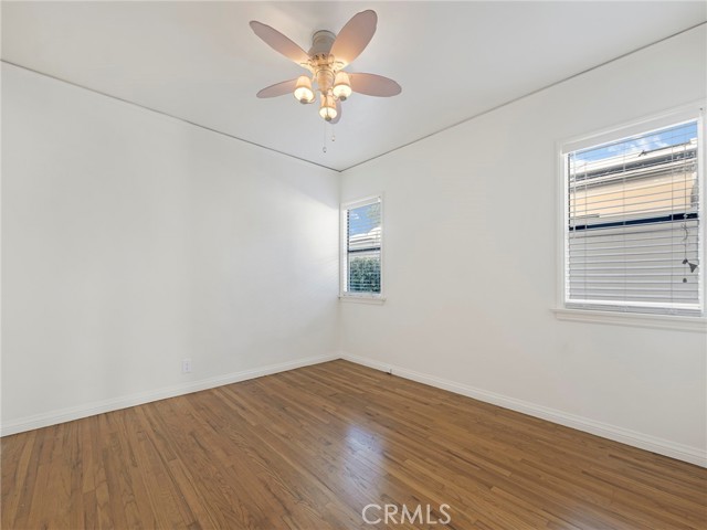 Detail Gallery Image 24 of 55 For 345 S Beachwood Dr, Burbank,  CA 91506 - 5 Beds | 3 Baths