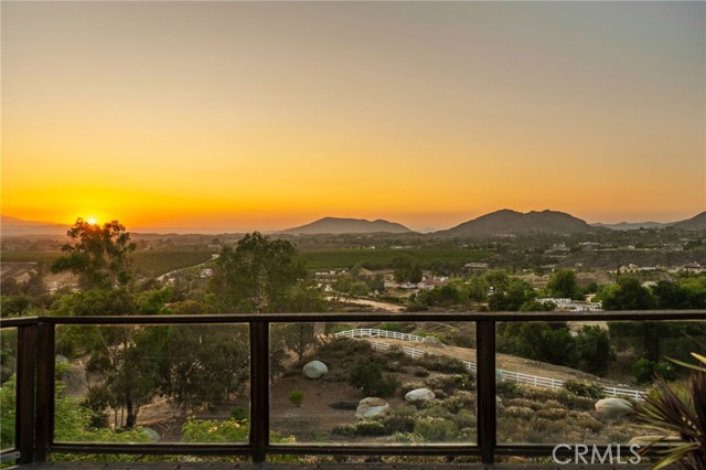 40115 Via Cordova, Temecula CA: https://media.crmls.org/medias/e80560d2-996b-4d13-9aa5-dfc450552272.jpg
