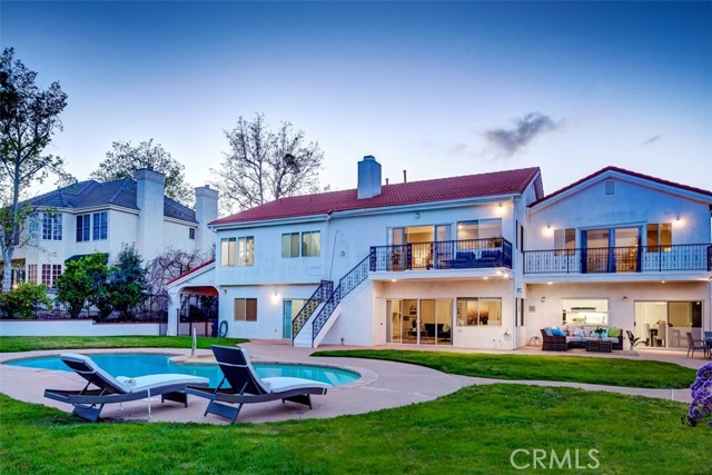 4020 Clarinda Drive, Tarzana CA: https://media.crmls.org/medias/e8063572-7c4e-42f4-a50e-2ea2663c0697.jpg