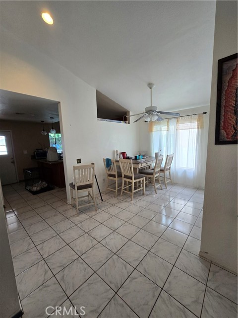 13966 Fox Street, San Fernando CA: https://media.crmls.org/medias/e8064c15-50e8-4585-bd64-3a1f59657dde.jpg