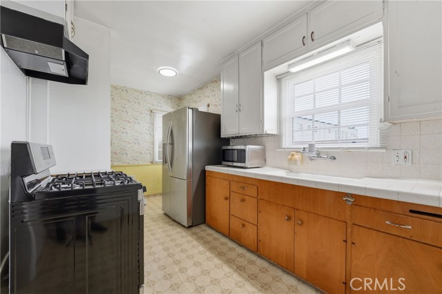 Detail Gallery Image 11 of 28 For 1917 E Harding, Long Beach,  CA 90805 - 2 Beds | 2 Baths