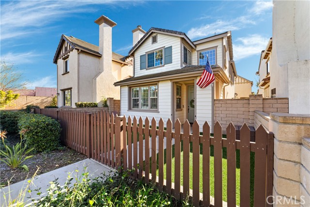 Detail Gallery Image 3 of 39 For 864 Calaveras, Corona,  CA 92878 - 3 Beds | 2/1 Baths