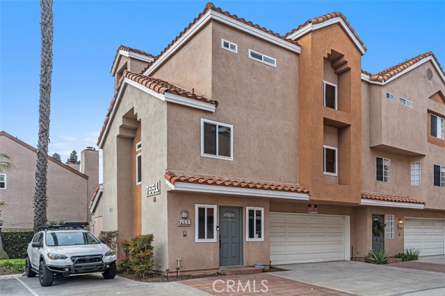 7651 Yorktown Avenue, Huntington Beach CA: https://media.crmls.org/medias/e80840ff-b21a-419d-aa78-f7794c02cf74.jpg