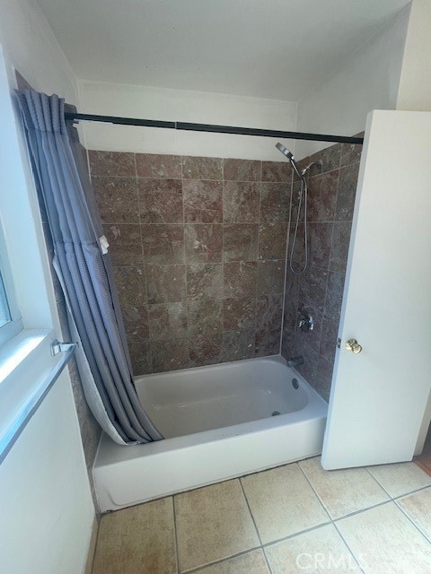 Detail Gallery Image 12 of 22 For 17045 Roscoe #14,  Northridge,  CA 91325 - 2 Beds | 1/1 Baths