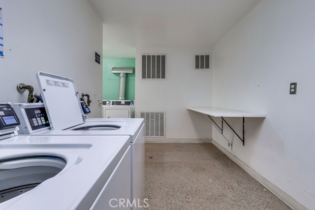 Detail Gallery Image 19 of 39 For 5585 E Pacific Coast #115,  Long Beach,  CA 90804 - 2 Beds | 1 Baths