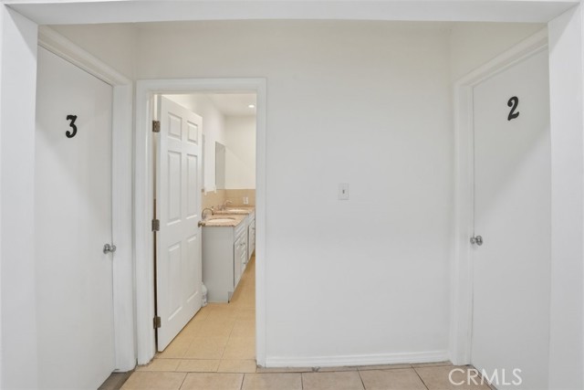 7958 Tampa Ave, Reseda CA: https://media.crmls.org/medias/e80bb95d-a6fe-4bd3-ac1d-c0c6a1f6b763.jpg