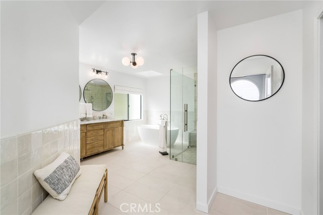24743 Vantage Point Terrace, Malibu CA: https://media.crmls.org/medias/e80bc5e4-3e00-435c-949e-cecaa79ed1ab.jpg