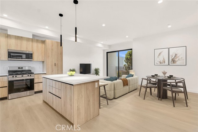 848 N. Hayworth, West Hollywood CA: https://media.crmls.org/medias/e80bec36-557f-4f94-8fbc-ff2e2bd65608.jpg