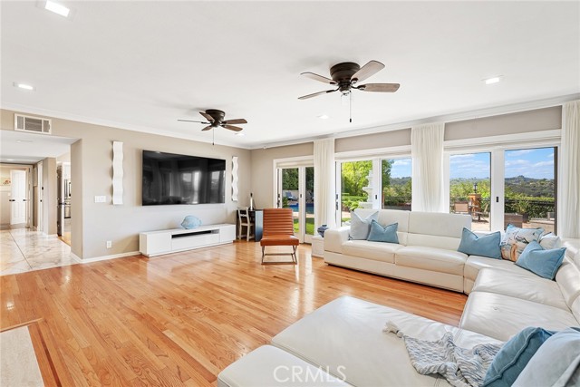 5005 Delita Place, Woodland Hills CA: https://media.crmls.org/medias/e80c00c3-685c-4656-a8fe-89e1f5871988.jpg