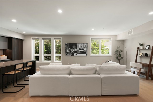 Detail Gallery Image 4 of 36 For 39 S Los Robles #3019,  Pasadena,  CA 91101 - 2 Beds | 2/1 Baths